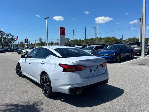 2025 Nissan Altima SR FWD