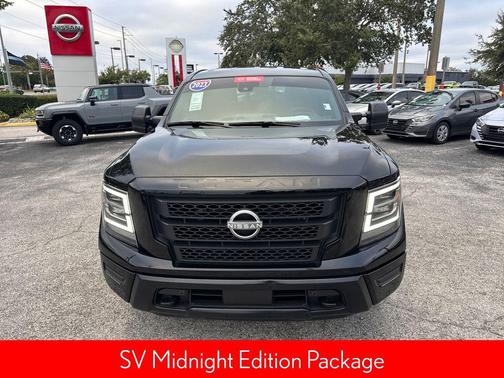2023 Nissan Titan SV