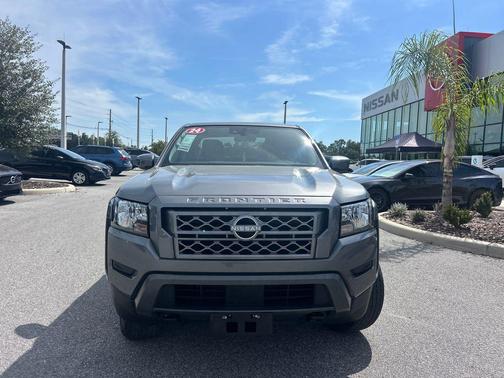 2024 Nissan Frontier SV