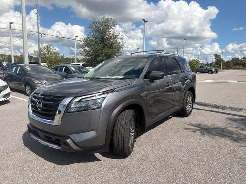 2025 Nissan Pathfinder SL 4WD