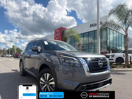 2025 Nissan Pathfinder SL 4WD