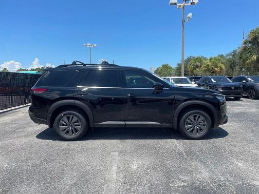 2025 Nissan Pathfinder SV FWD