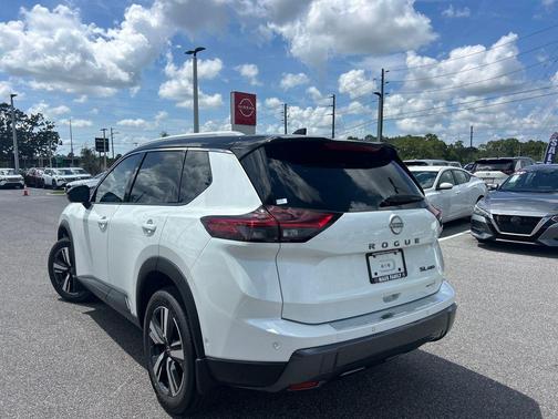 2025 Nissan Rogue SL