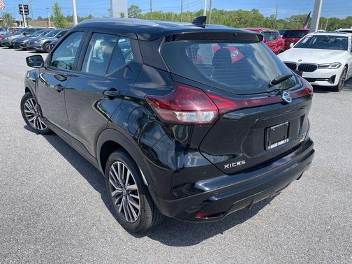 2021 Nissan Kicks SV