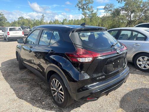 2021 Nissan Kicks SV