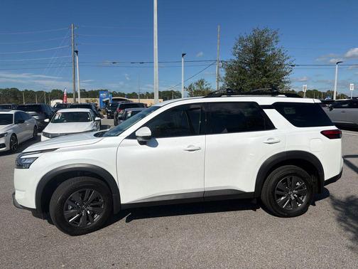 2025 Nissan Pathfinder SV FWD