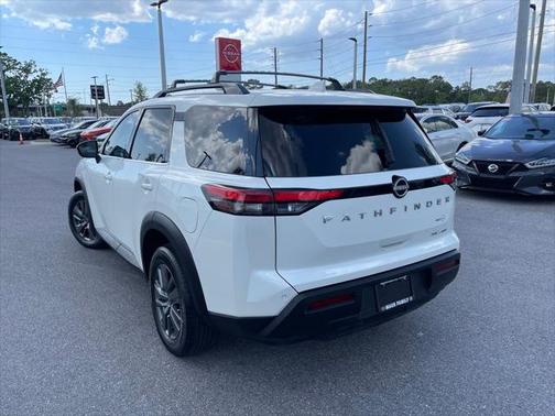 2023 Nissan Pathfinder SV 4WD