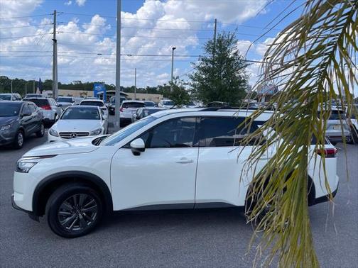 2023 Nissan Pathfinder SV 4WD