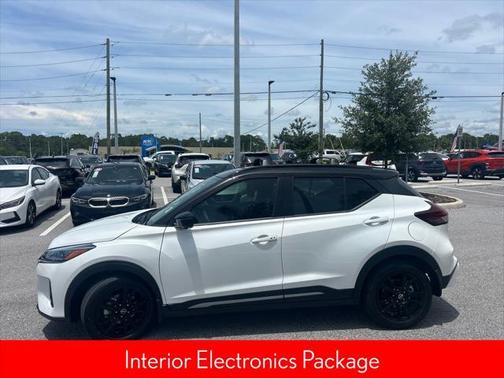 2023 Nissan Kicks SR