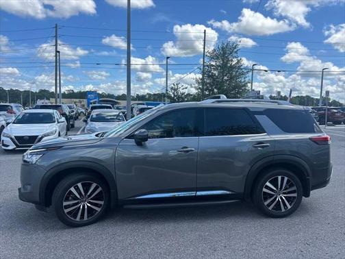 2023 Nissan Pathfinder Platinum 4WD