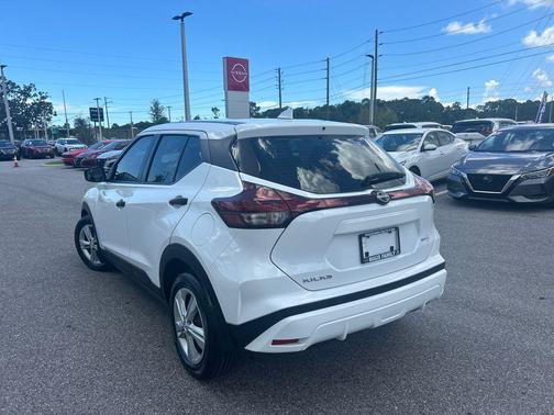 2023 Nissan Kicks S
