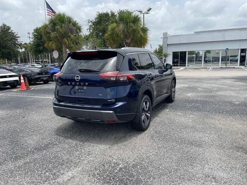 2025 Nissan Rogue SL
