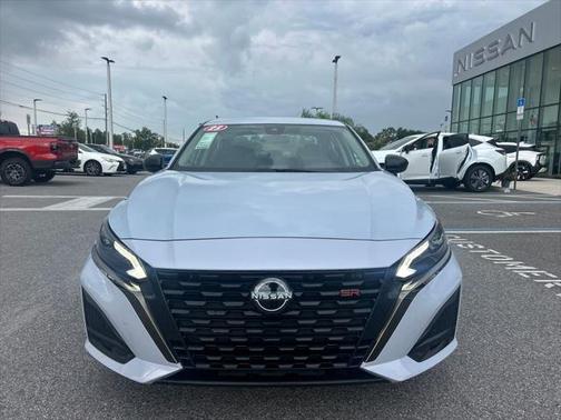 2023 Nissan Altima SR FWD