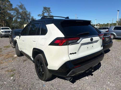 2021 Toyota RAV4 Hybrid SE