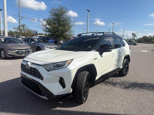 2021 Toyota RAV4 Hybrid SE