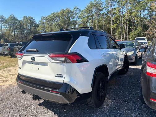 2021 Toyota RAV4 Hybrid SE