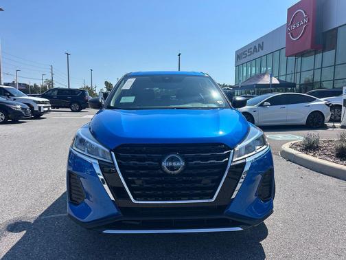 2025 Nissan Kicks S
