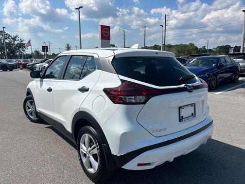 2025 Nissan Kicks S