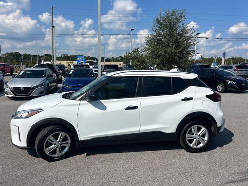 2025 Nissan Kicks S
