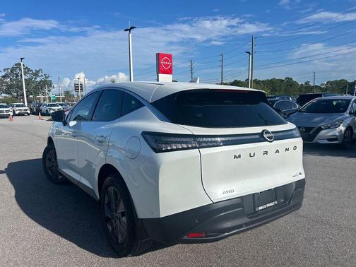 2025 Nissan Murano SL