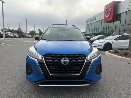 2021 Nissan Kicks SR