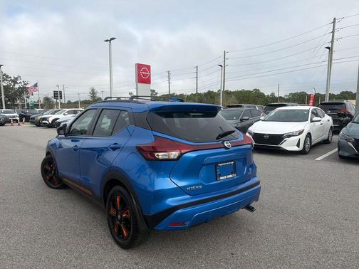 2021 Nissan Kicks SR