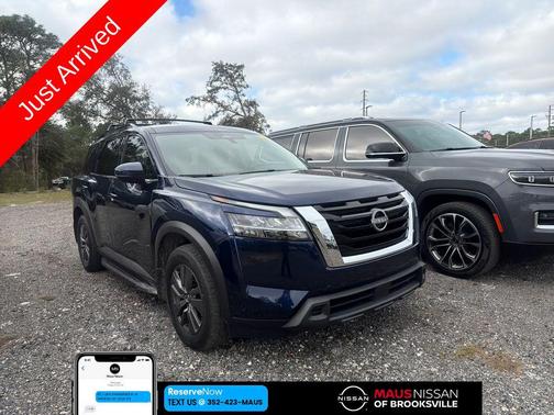 2022 Nissan Pathfinder SV