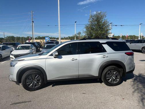 2025 Nissan Pathfinder SV FWD