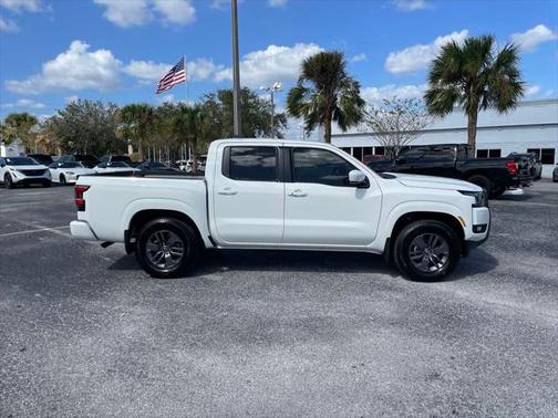 2025 Nissan Frontier SV