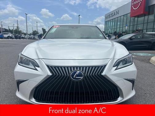 2019 Lexus ES 300h Base