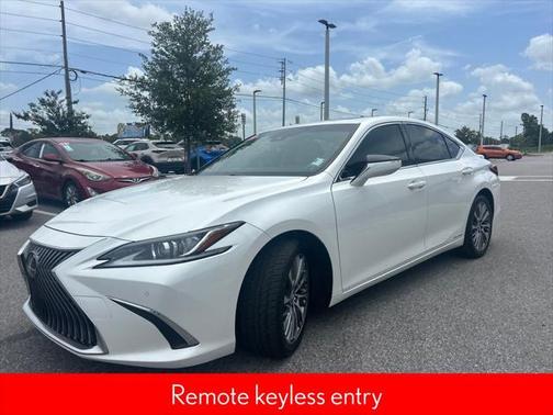 2019 Lexus ES 300h Base