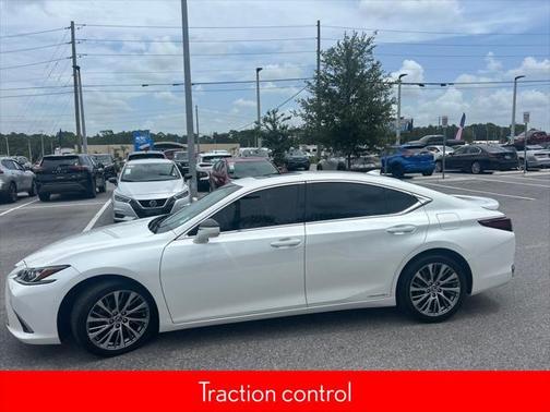 2019 Lexus ES 300h Base