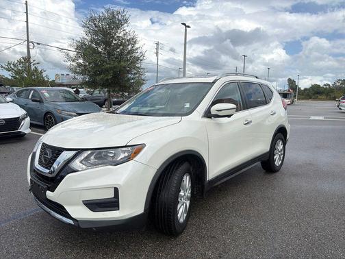 2018 Nissan Rogue SV