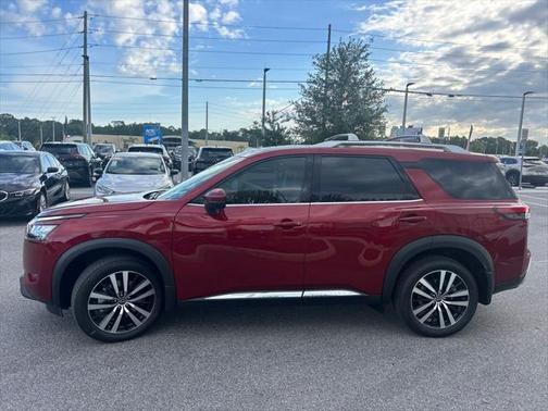 2025 Nissan Pathfinder Platinum 4WD