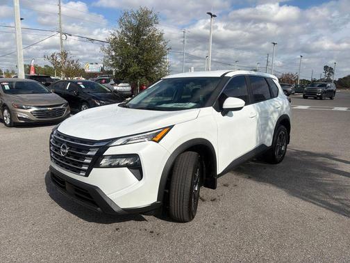 2026 Nissan Rogue SV