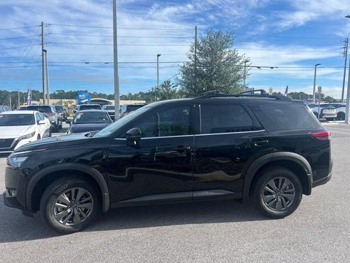 2025 Nissan Pathfinder SV FWD