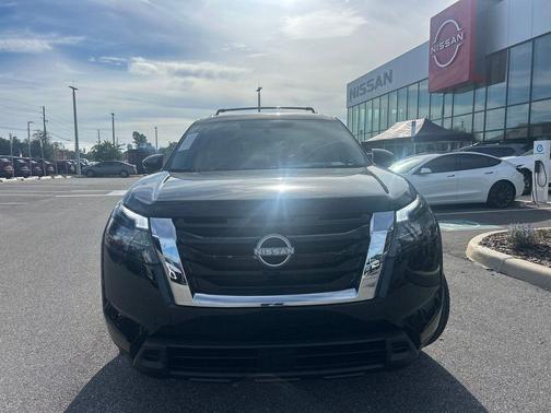2025 Nissan Pathfinder SV FWD