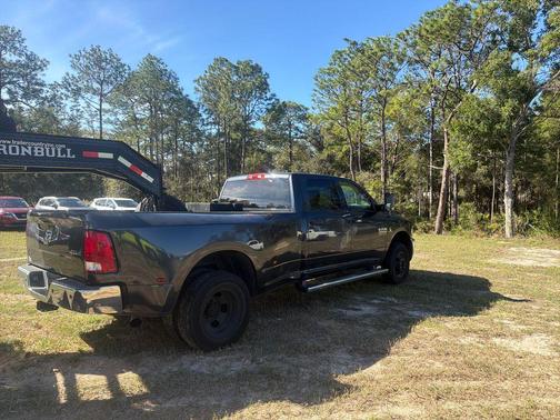 2018 RAM 3500 Tradesman Crew Cab 4x4 8' Box