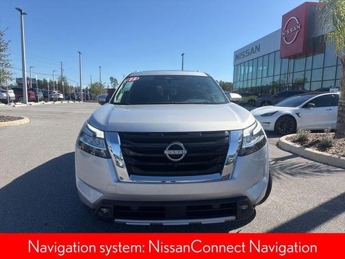 2022 Nissan Pathfinder Platinum 2WD