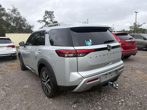 2022 Nissan Pathfinder Platinum 2WD