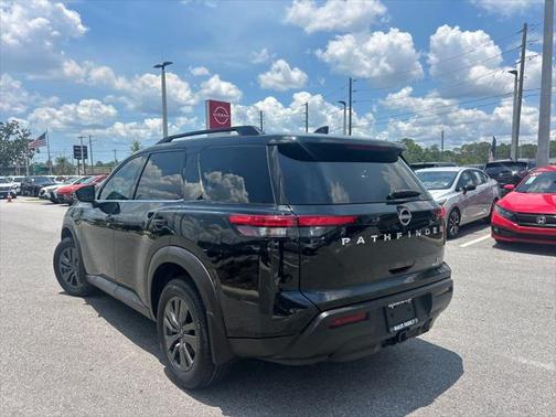 2022 Nissan Pathfinder SV 2WD