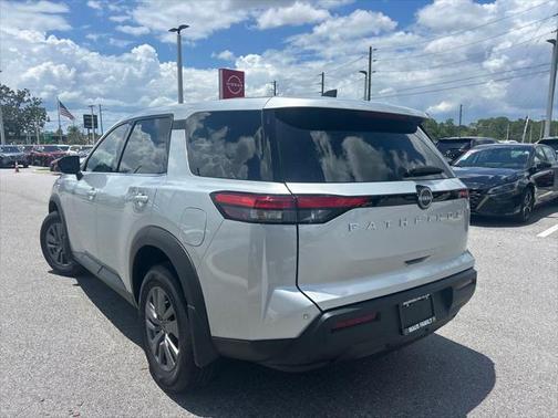 2025 Nissan Pathfinder S FWD