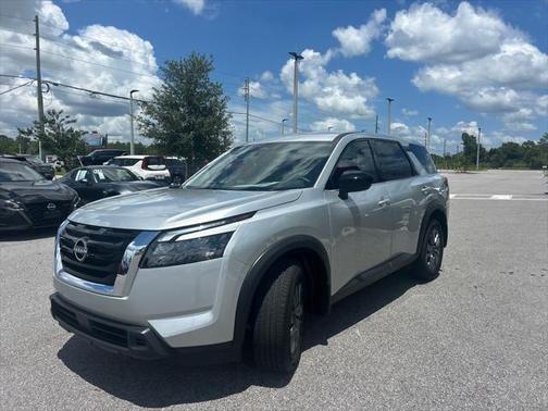 2025 Nissan Pathfinder S FWD