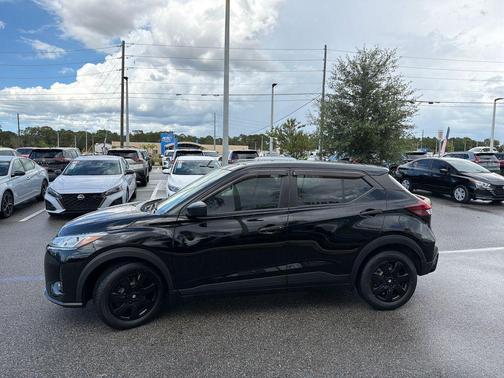2023 Nissan Kicks S