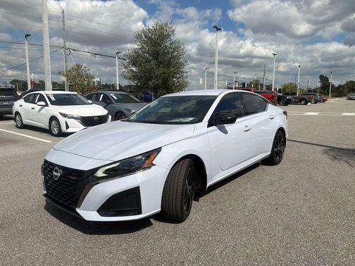 2025 Nissan Altima SR FWD