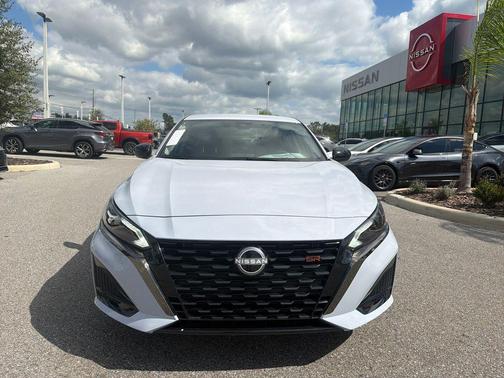 2025 Nissan Altima SR FWD