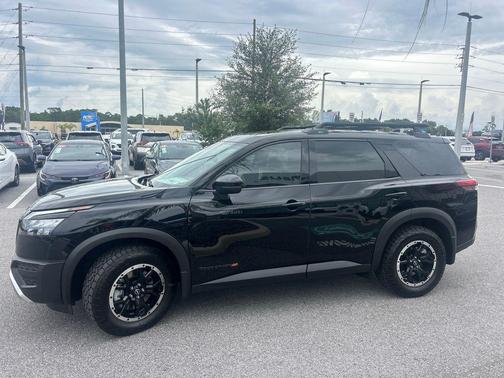2025 Nissan Pathfinder Rock Creek 4WD