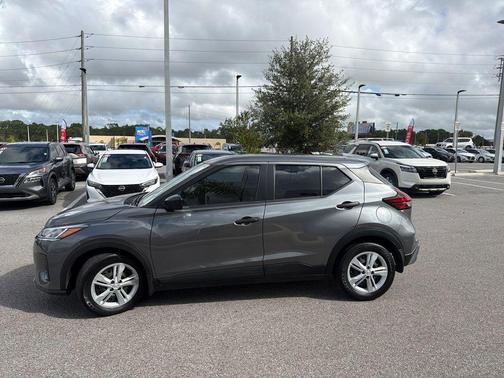 2021 Nissan Kicks S