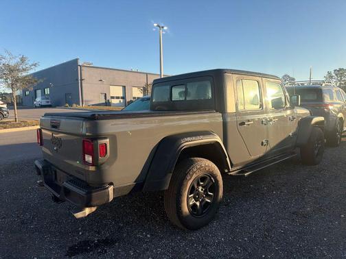 2021 Jeep Gladiator Sport