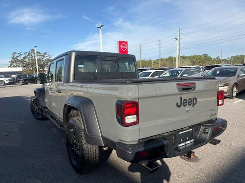 2021 Jeep Gladiator Sport
